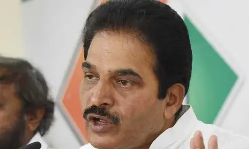కేసీఆర్ సూచనలతోనే హరీష్ రావు బాధ్యతారాహిత్య వ్యాఖ్యలు