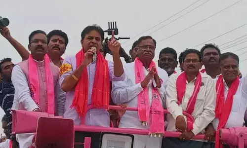 రాబందు భూమేత కాంగ్రెస్ కావాలా, రైతుబంధు కావాలా : మంత్రి కేటీఆర్