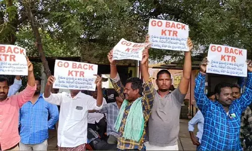 కేటీఆర్ కు ఇథనాల్ బాధితుల నిరసన సెగ