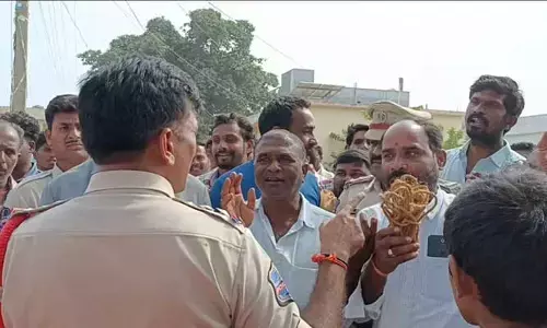 ఎమ్మెల్యే రవిశంకర్ కు నిరసన సెగ