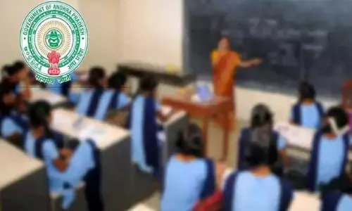 అవి చార్జీ మెమోలా.. చార్జిషీట్లా?