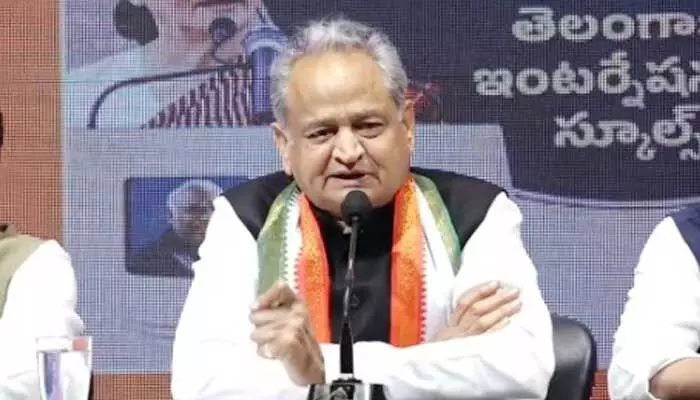 పేపర్ లీకులు జరుగకుండా కఠిన చట్టాలు తెచ్చాం: సీఎం పేపర్ లీకులు జరుగకుండా కఠిన చట్టాలు తెచ్చాం: సీఎం