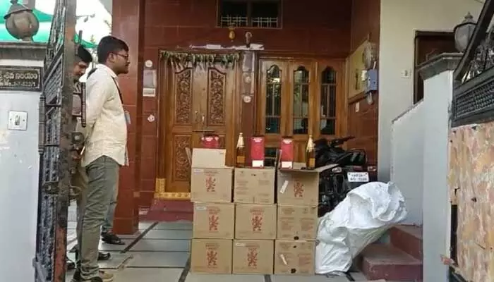 భారీగా మద్యం పట్టివేత.. భారీగా మద్యం పట్టివేత..