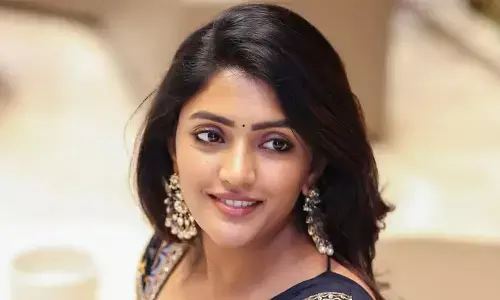 Esha Rebba: ట్రెడిషనల్‌ లుక్‌లో  పరువాలు ఒలకబోసిన ఈషా రెబ్బా.