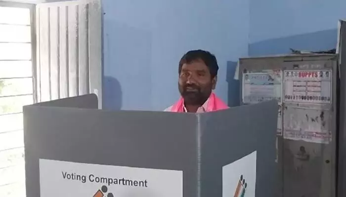 ఎన్నికల నిబంధనలను ఉల్లంఘించిన బీఆర్ఎస్ ఎమ్మెల్యే అభ్యర్థి.. ఎన్నికల నిబంధనలను ఉల్లంఘించిన బీఆర్ఎస్ ఎమ్మెల్యే అభ్యర్థి..