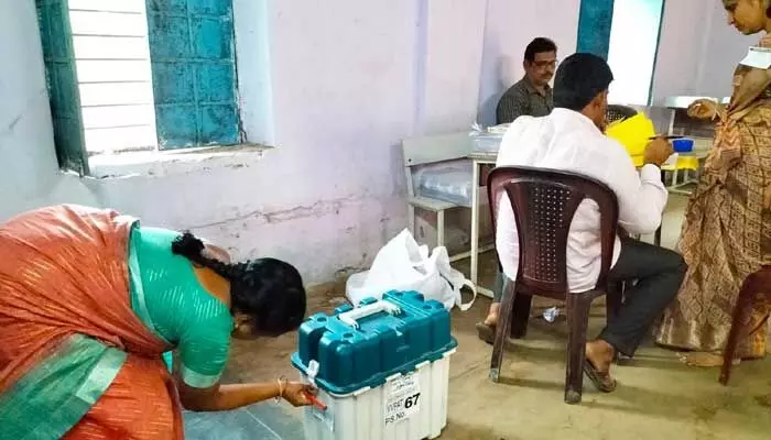 ప్రశాంతంగా ముగిసిన ఎన్నికల పోలింగ్ ప్రశాంతంగా ముగిసిన ఎన్నికల పోలింగ్