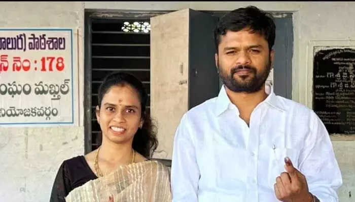మక్తల్ లో ఓటేసిన డబ్ల్యూటీఐటీసీ అధ్యక్షుడు మక్తల్ లో ఓటేసిన డబ్ల్యూటీఐటీసీ అధ్యక్షుడు