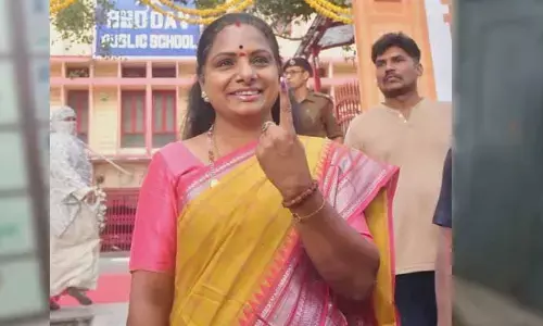Kalvakuntla Kavitha : ఎన్నికల కోడ్‌ను ఉల్లంఘించిన ఎమ్మెల్సీ కవిత