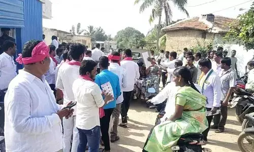పోటాపోటీగా బీఆర్‌ఎస్, కాంగ్రెస్ ప్రచారం