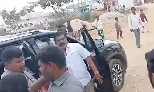 మక్తల్ ఎమ్మెల్యే పై తిరగబడిన గ్రామస్తులు