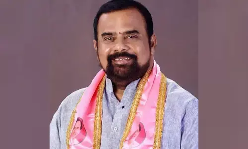 బ్రేకింగ్: ఆలేరు ఎమ్మెల్యే భర్త మహేందర్ రెడ్డిపై రాళ్ల దాడి..!