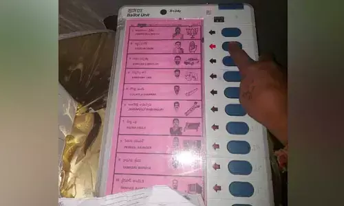 కాంగ్రెస్ అభ్యర్థి వినోద్ కు ఓటువేసిన వీడియో వైరల్...