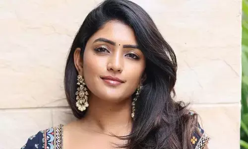 Eesha Rebba : చూపులతోనే చంపేస్తున్న తెలుగు  బ్యూటీ..