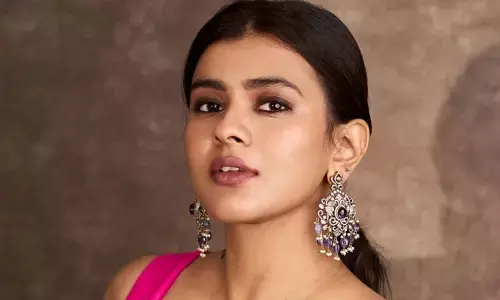Hebah Patel Hot saree Pics: శారీలో అబ్బా అనిపిస్తున్న హెబ్బా పటేల్...