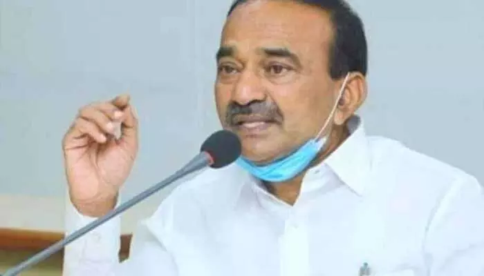 BIG షాక్.. రెండు చోట్లా ఈటల రాజేందర్ వెనుకంజ BIG షాక్.. రెండు చోట్లా ఈటల రాజేందర్ వెనుకంజ