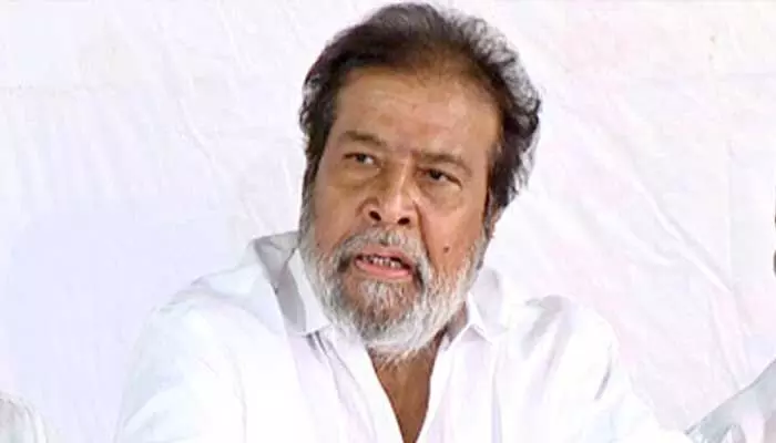 అందోల్ లో దూసుకుపోతున్న దామోదర... అందోల్ లో దూసుకుపోతున్న దామోదర...