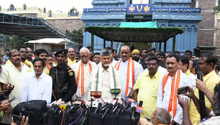అహంకారంతో విర్రవీగిన వారికి శిక్ష తప్పదు: చంద్రబాబు నాయుడు అహంకారంతో విర్రవీగిన వారికి శిక్ష తప్పదు: చంద్రబాబు నాయుడు