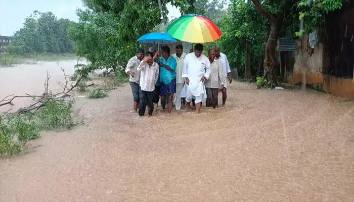నెల్లూరులో కుండపోత వర్షం నెల్లూరులో కుండపోత వర్షం