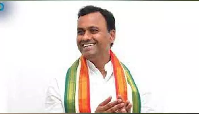 మునుగోడులో కాంగ్రెస్ జెండా పాతిన కోమటిరెడ్డి రాజగోపాల్ రెడ్డి.. మునుగోడులో కాంగ్రెస్ జెండా పాతిన కోమటిరెడ్డి రాజగోపాల్ రెడ్డి..