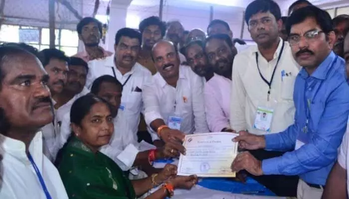 నర్సాపూర్ సునీత లక్ష్మారెడ్డి దే నర్సాపూర్ సునీత లక్ష్మారెడ్డి దే
