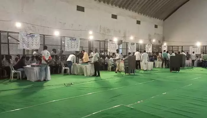 కాంగ్రెస్ పార్టీకే పట్టం కట్టిన ప్రజలు.. కాంగ్రెస్ పార్టీకే పట్టం కట్టిన ప్రజలు..