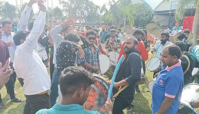 రోహిత్ నినాదాలతో మారు మ్రోగిన మెదక్... రోహిత్ నినాదాలతో మారు మ్రోగిన మెదక్...