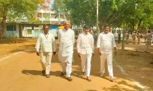 కౌంటింగ్ కేంద్రం నుండి బయటకు వెళ్లిన మంచిర్యాల, చెన్నూర్ బీఆర్ఎస్ అభ్యర్థులు