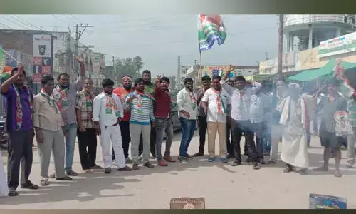 చండూరులో కాంగ్రెస్ శ్రేణుల సంబరాలు..