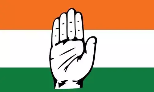 ఎల్బీ స్టేడియంకు చేరుకున్న కాంగ్రెస్ ఎమ్మెల్యేలు