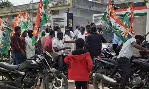 కళకళ.. వెలవెల..