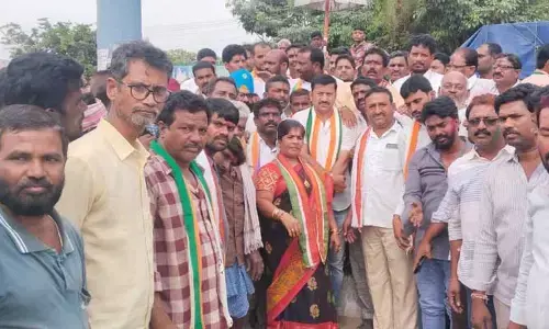కాంగ్రెస్ కార్యకర్తల విజయోత్సవం