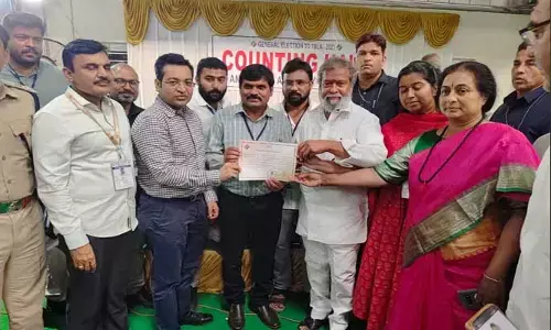 అందోలు దామోదర్‌ దే..!