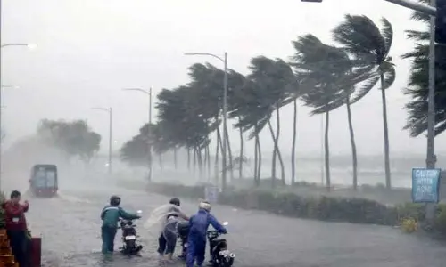 Cyclone Michoung : ఏపీకి బిగ్ అలర్ట్.. దూసుకొస్తున్న మిచౌంగ్ తుఫాన్..!