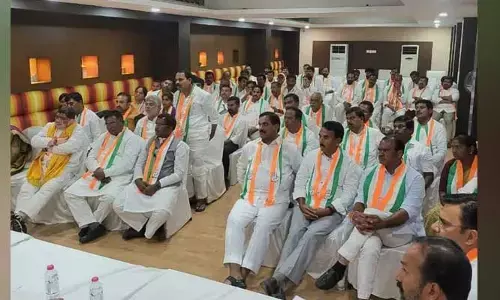 యెల్లా హోటల్ వేదికగా రాష్ట్ర రాజకీయాలు