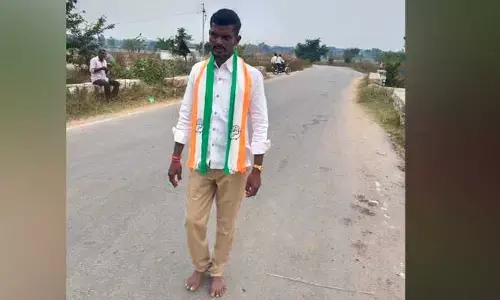 మదన్ మోహన్ గెలిచాడని పాదయాత్ర చేసిన సర్పంచ్
