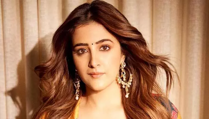 Nupur Sanon : అందానికి నిలువెత్తు రూపంలా మెరిసిపోతున్న నుపుర్ సనన్. Nupur Sanon : అందానికి నిలువెత్తు రూపంలా మెరిసిపోతున్న నుపుర్ సనన్.