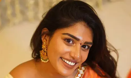 Bandaru Supritha Naidu:  గ్లామర్ అందాలతో మెస్మరైజ్ చేస్తున్న సుప్రీత..