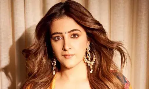 Nupur Sanon : అందానికి నిలువెత్తు రూపంలా మెరిసిపోతున్న  నుపుర్ సనన్.