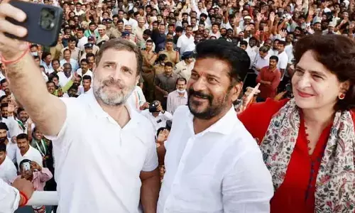 రేవంత్ ప్రమాణ స్వీకారానికి సోనియా, రాహుల్, ప్రియాంక హాజరు