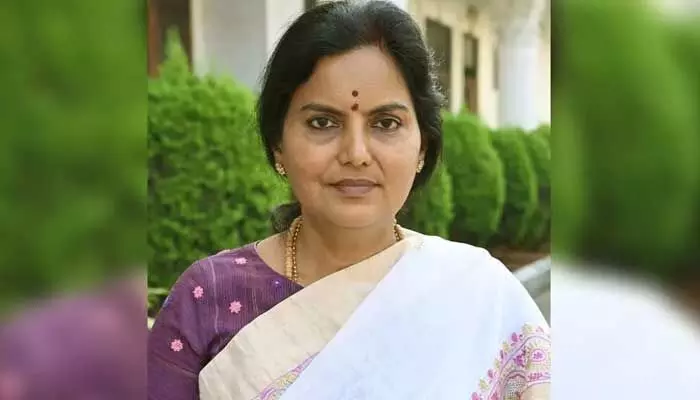 ఒక్క కాగితమూ బయటకు పోవద్దు.. కాన్ఫిడెన్షియల్ ఫైళ్లపై సీఎస్ స్పెషల్ ఫోకస్ ఒక్క కాగితమూ బయటకు పోవద్దు.. కాన్ఫిడెన్షియల్ ఫైళ్లపై సీఎస్ స్పెషల్ ఫోకస్