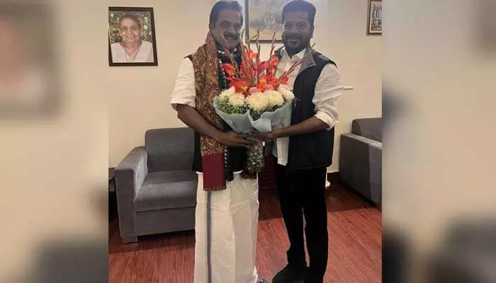 కేసీ వేణుగోపాల్తో ముగిసిన రేవంత్ రెడ్డి భేటీ! కేసీ వేణుగోపాల్తో ముగిసిన రేవంత్ రెడ్డి భేటీ!