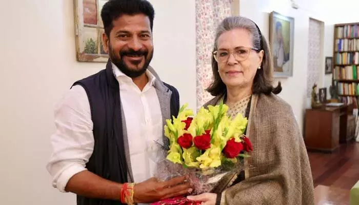 సీఎంగా ప్రకటించిన తర్వాత రేవంత్ రెడ్డి ఢిల్లీ టూర్ (ఫోటోలు) సీఎంగా ప్రకటించిన తర్వాత రేవంత్ రెడ్డి ఢిల్లీ టూర్ (ఫోటోలు)
