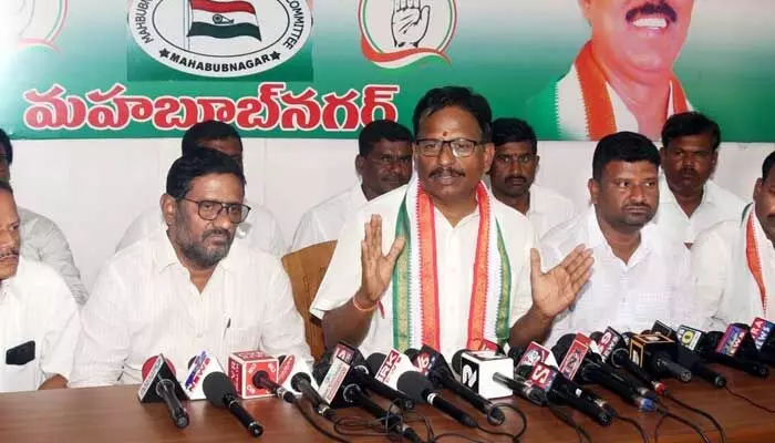 రౌడీలను, గుండాలను ఉక్కుపాదంతో అణిచివేస్తాం రౌడీలను, గుండాలను ఉక్కుపాదంతో అణిచివేస్తాం
