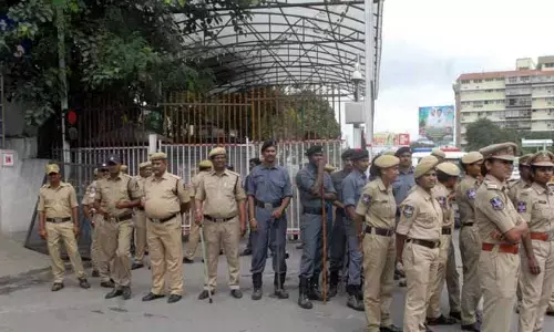 వైఎస్సార్ పాలన తరహాలోనే ఆ సిస్టమ్! ప్రగతిభవన్ గడీలు తొలగింపు..?