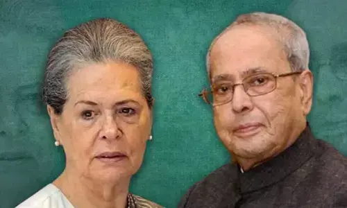 సోనియా గాంధీ కుటుంబంపై ప్రణబ్ ముఖర్జీ సంచలన వ్యాఖ్యలు