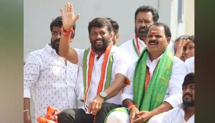 ఉమ్మడి కొత్తూరులో చక్రం తిప్పిన యువనేత.. మాజీ ఎంపీపీ శివశంకర్ గౌడ్ ఉమ్మడి కొత్తూరులో చక్రం తిప్పిన యువనేత.. మాజీ ఎంపీపీ శివశంకర్ గౌడ్