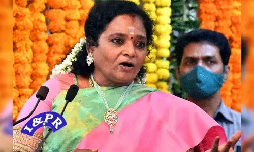 గవర్నర్‌కు రేవంత్ రెడ్డి స్వాగతం