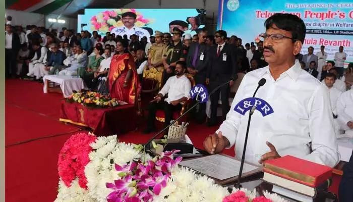 అవరోధాలు ఎదిరించి మంత్రిగా నిలబడ్డ నేత పొంగులేటి అవరోధాలు ఎదిరించి మంత్రిగా నిలబడ్డ నేత పొంగులేటి