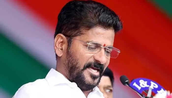 KCRకు గాయం.. ప్రొటెమ్ స్పీకర్ విషయంలో రేవంత్ రెడ్డి సంచలన నిర్ణయం..? KCRకు గాయం.. ప్రొటెమ్ స్పీకర్ విషయంలో రేవంత్ రెడ్డి సంచలన నిర్ణయం..?