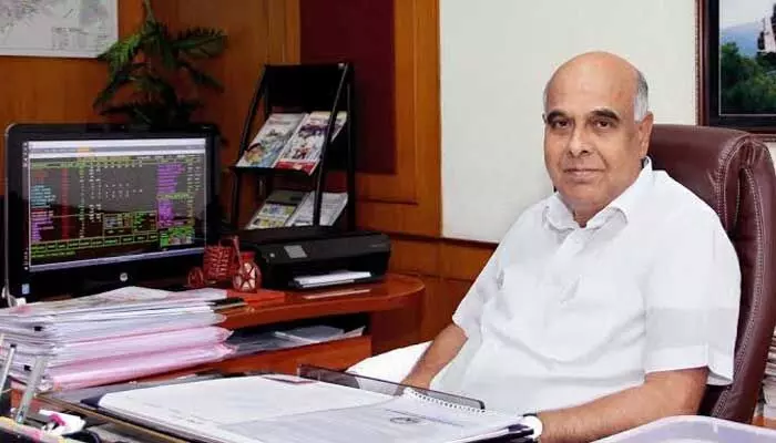 సీఎం పిలిస్తే వెళ్లకుండా ఎందుకుంటా: సీఎండీ ప్రభాకర్ రావు సీఎం పిలిస్తే వెళ్లకుండా ఎందుకుంటా: సీఎండీ ప్రభాకర్ రావు